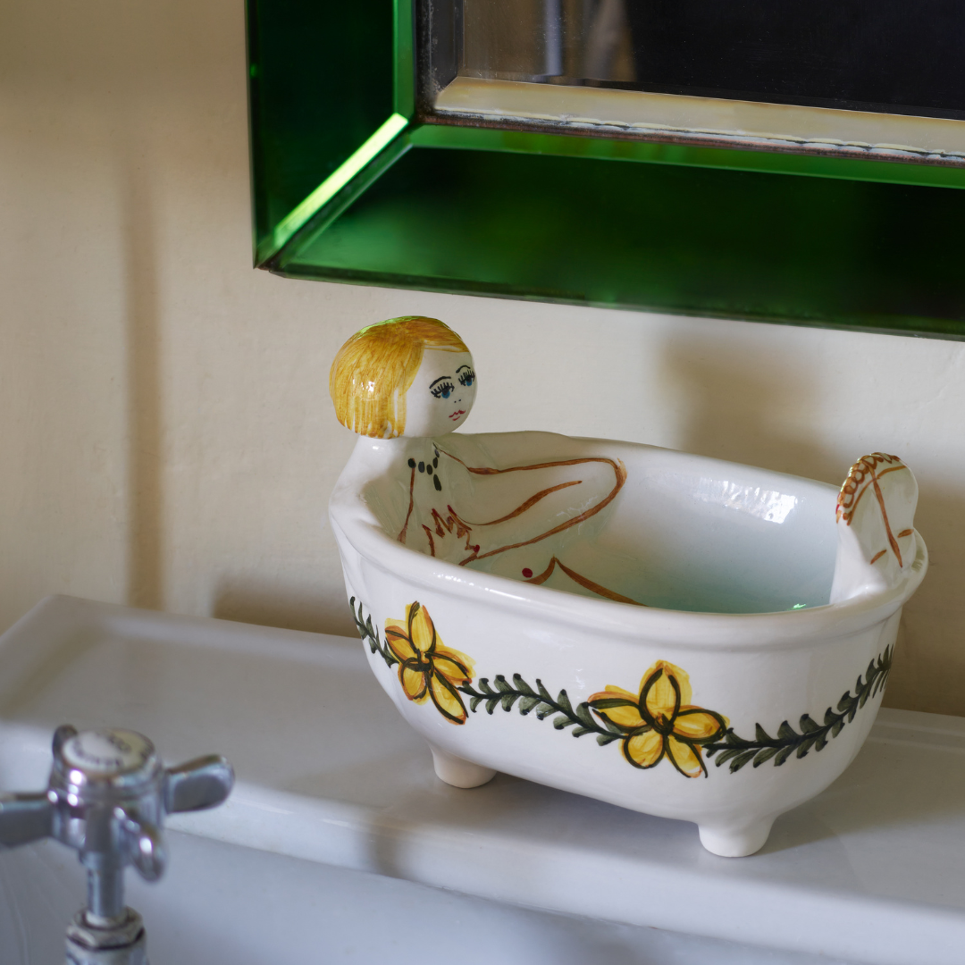Pair of Michelangelo & Bianca Bath Soap Dishes