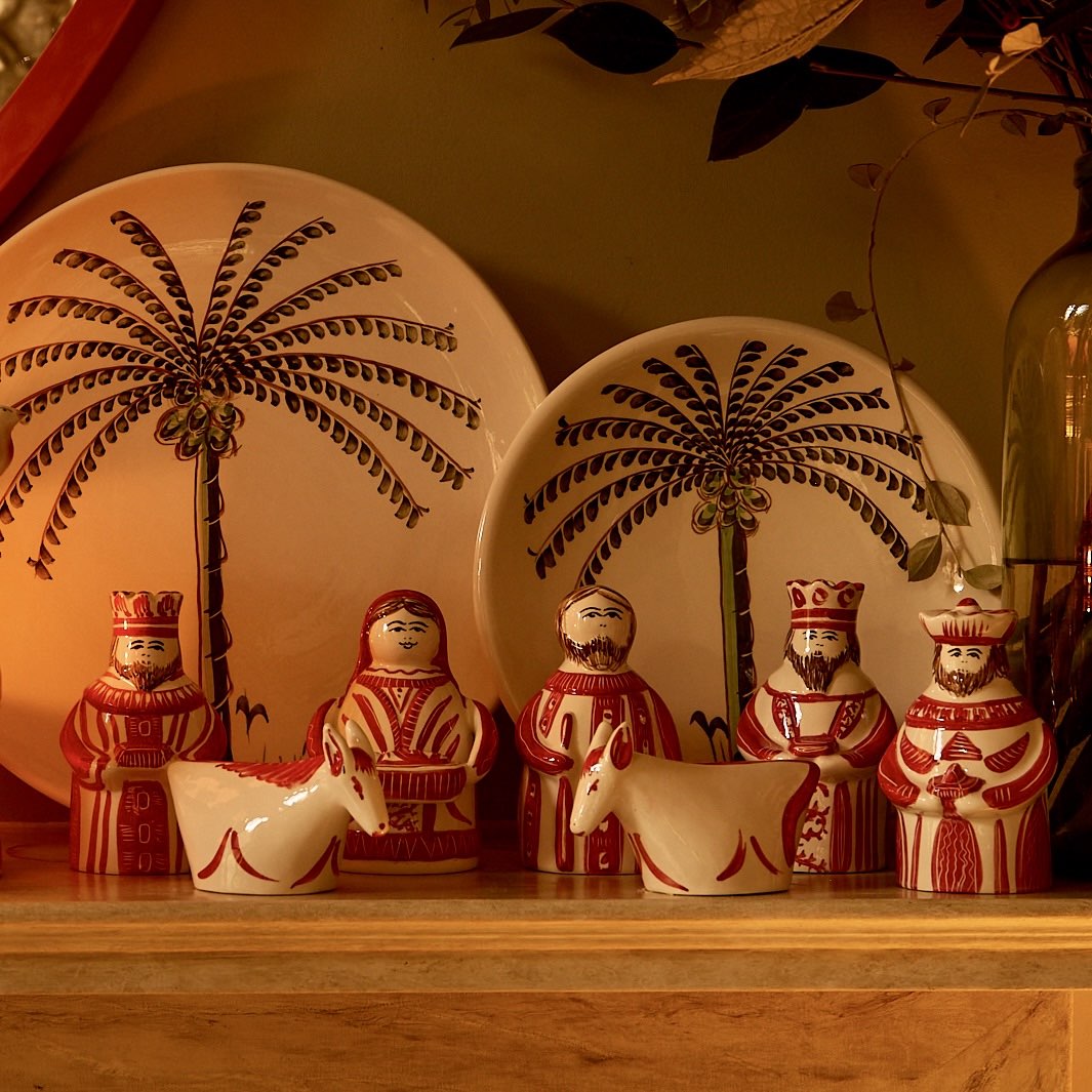 Red Nativity Set (7 Piece)
