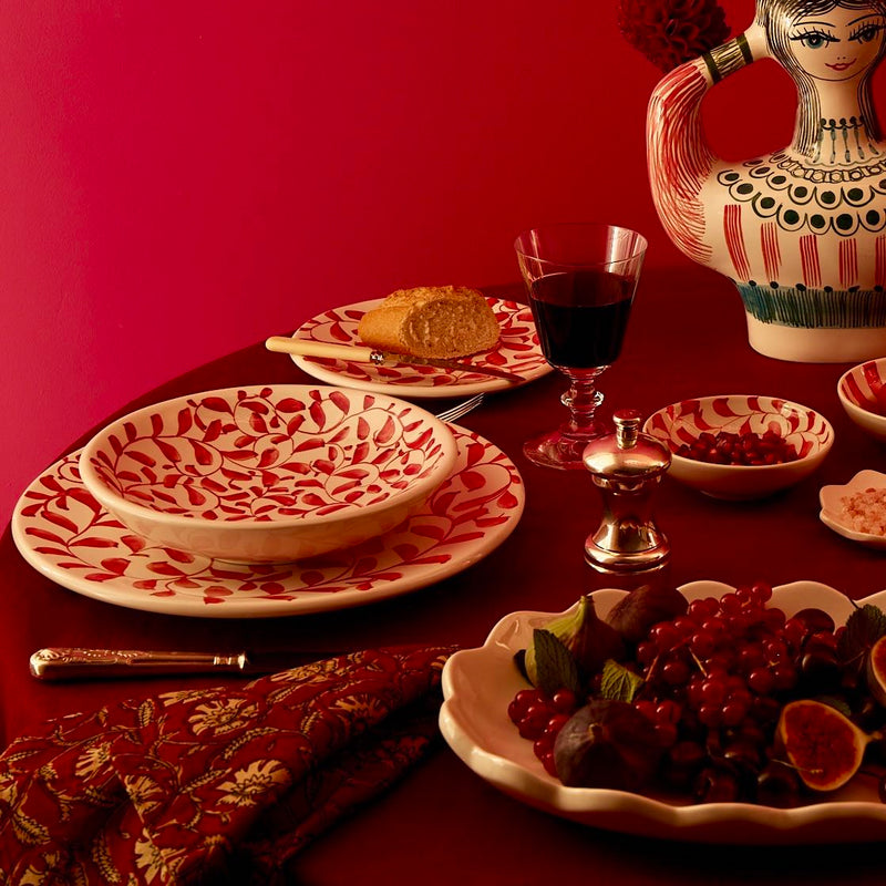 Dinner Set in Red, Scroll, 16 Piece
